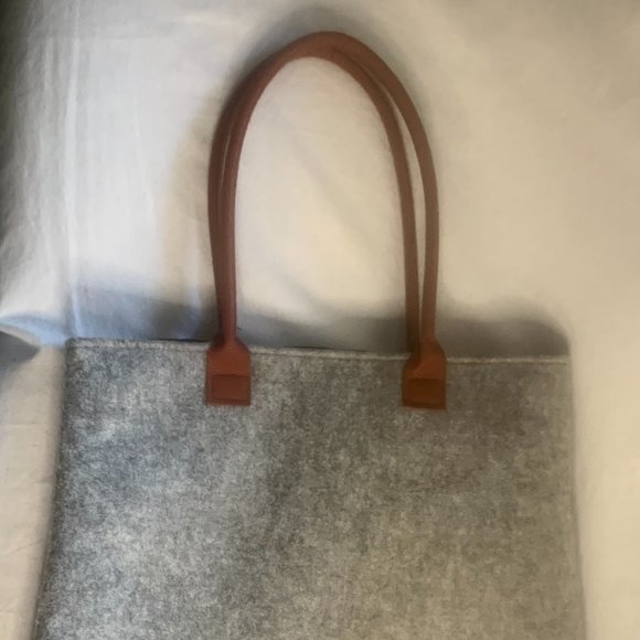 Handbags - Gray Felted Tote w/Medium Brown Vinyl Handles 16 1/2" x 15 3/4"